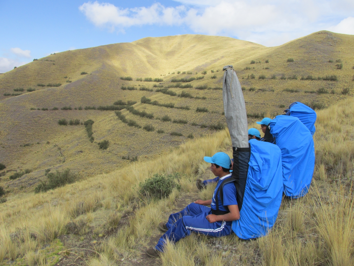 Tipping porters in Peru