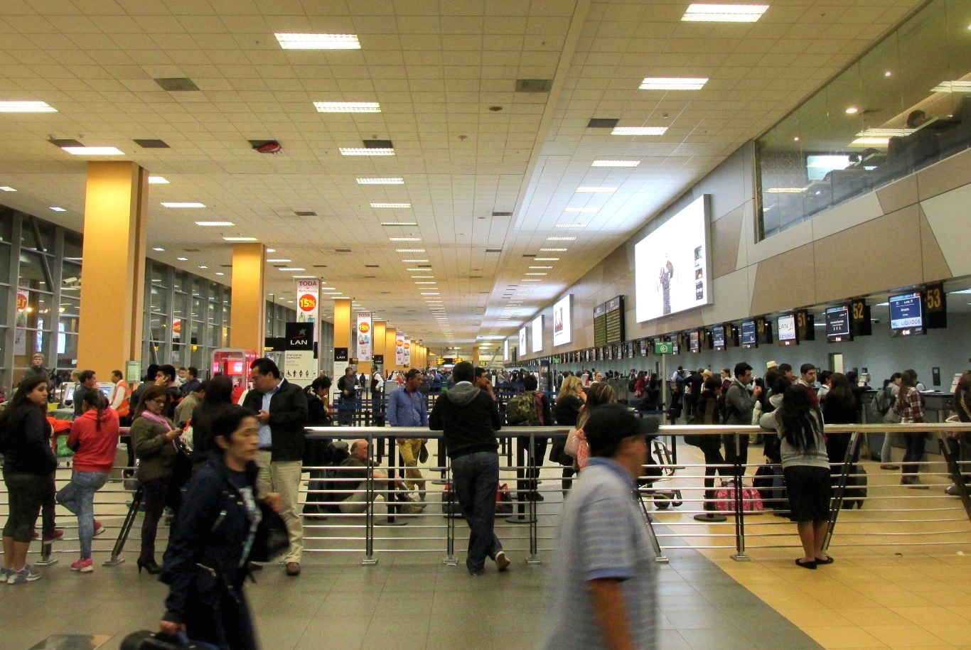 Peruvian customs regulations inside Lima Airport