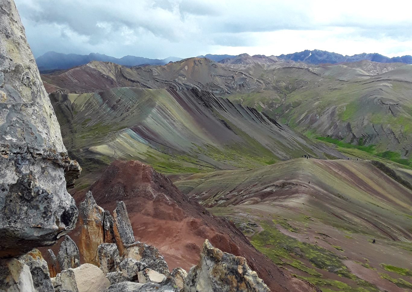 Palccoyo, the alternative Rainbow Mountain