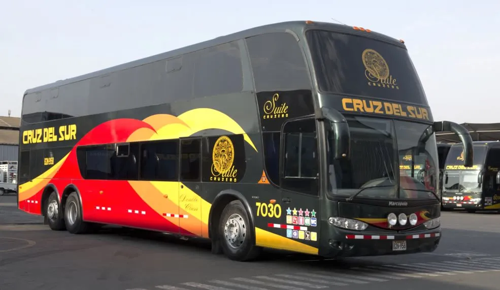Bus companies in Peru: Cruz del Sur