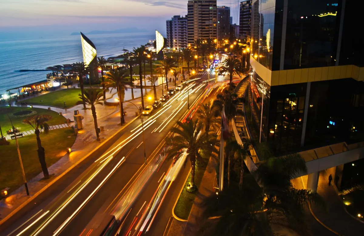 The seafront district of Miraflores in Lima. Photo by Maria Grazia Montagnari, flickr.com.