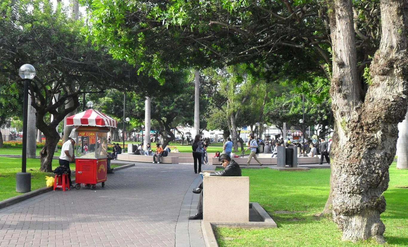 Parque Kennedy in Miraflores, Lima